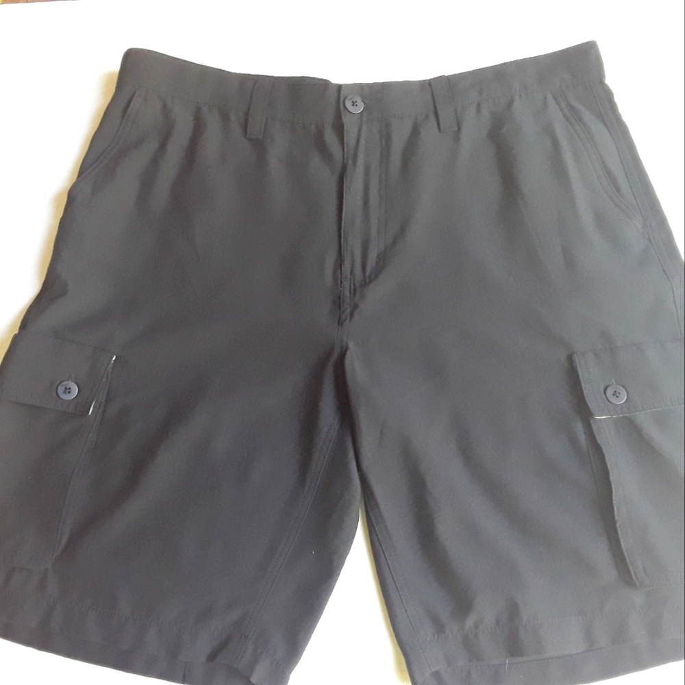 Tony Hawk Mens Black Cargo ShortsSize 36, not gray